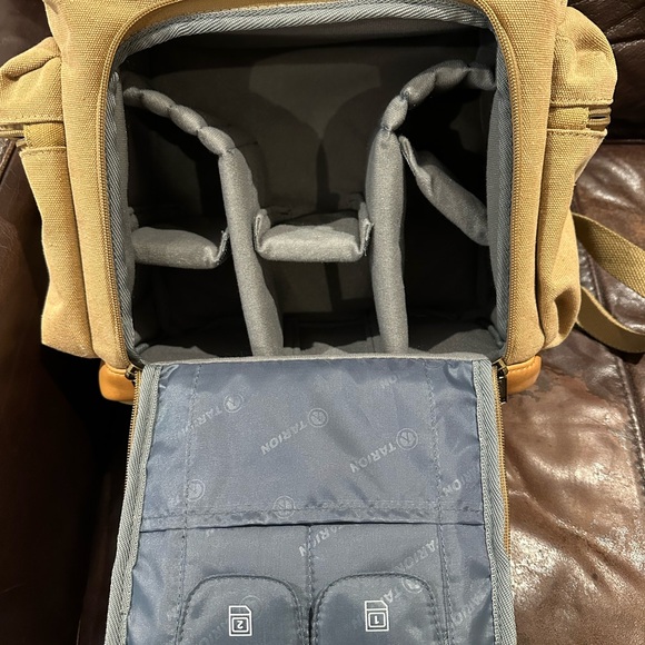 Camera backpack - Picture 3 of 3